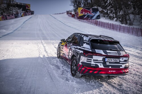 Audi-Quattro-E-Tron-2019.jpg