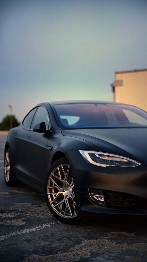 Tesladc2dabe3c4810717.jpg